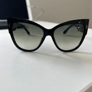 TOM FORD Authentic Anoushka Black Sunglasses